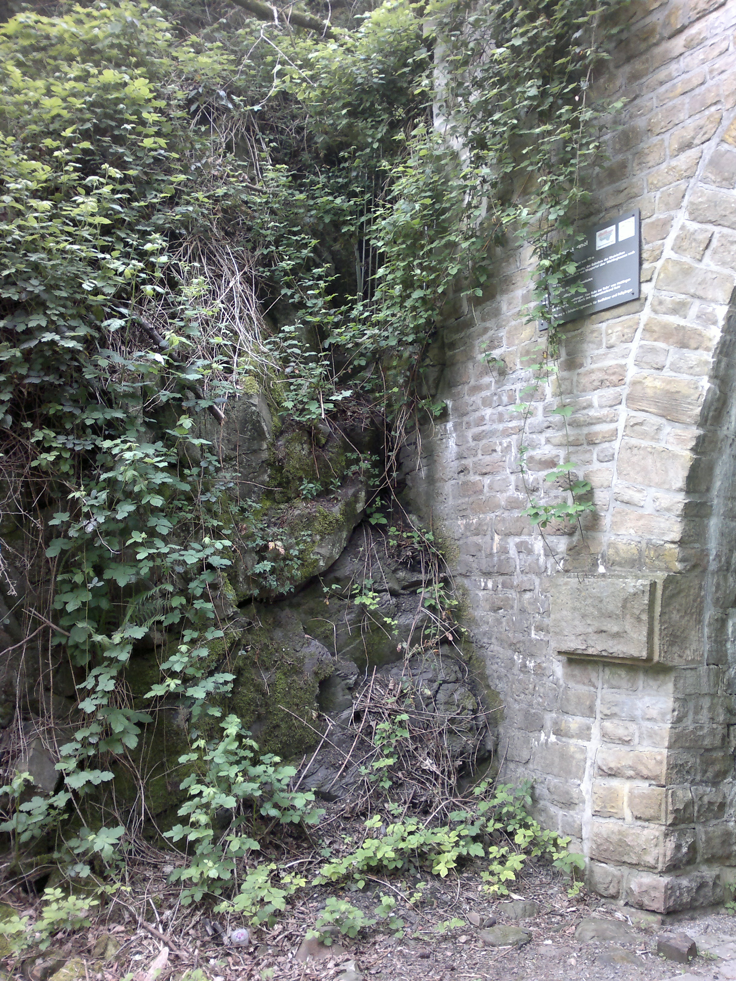 Detail vom Stadtauswärtigen Tunneleingang