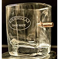 TrinkGlas mit Gravur und echtem Geschoß Kaliber 8×57JS Wunschgravur-Geschenkidee. WhiskyGlas graviert Jack Daniels Stil